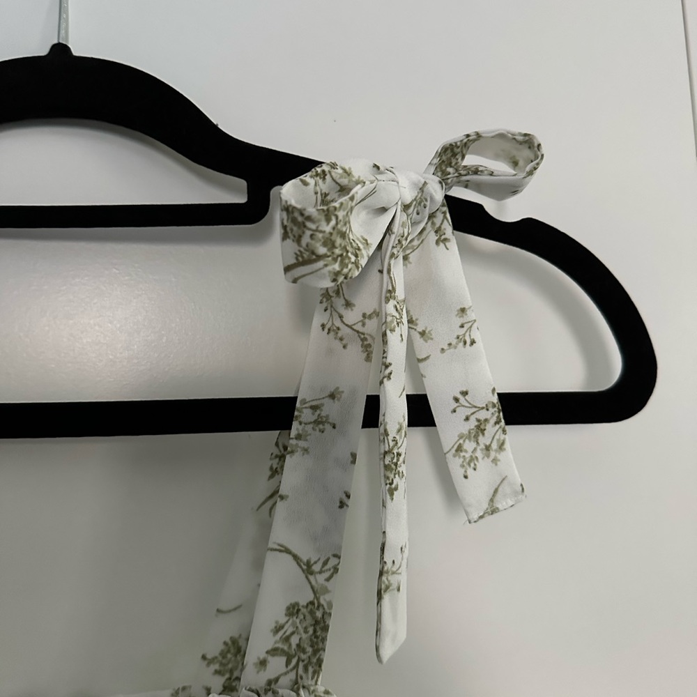 Cute Floral Ruffled Tank - Picture 4 of 4